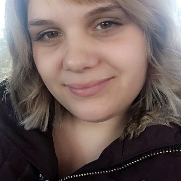 Meet your Posher, Amy - Picture 1 of 1